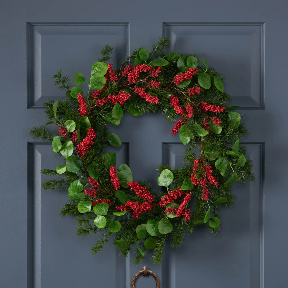 25.5 Inch Red Polyester Leaves Berry Wreath for Home Decoration